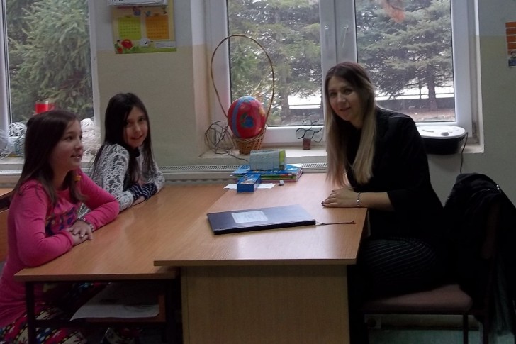 Ana Ilić sa učenicama