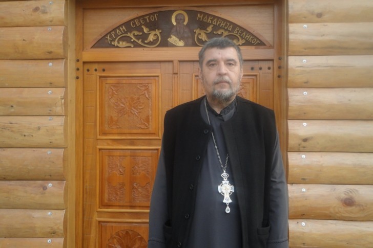 Sveštenik Dragan Alimpijević
