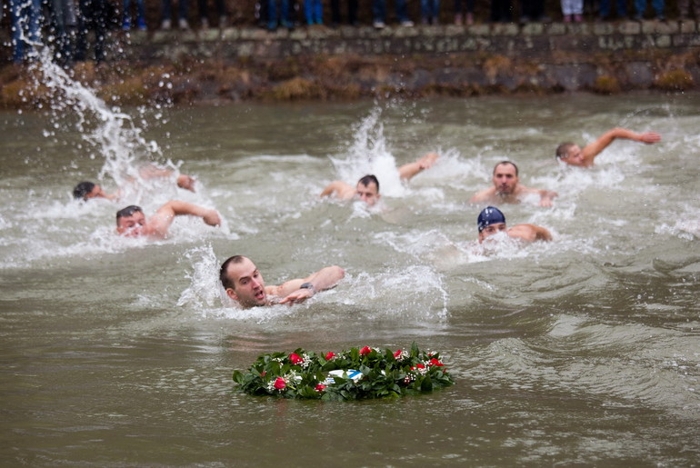 Plivanje za Bogojavljenski krst (2015.) (foto: Đorđe Đoković)