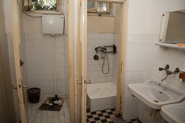 WC za osoblje (foto: Đorđe Đoković)
