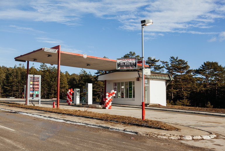 Benzinska stanica na Divčibarama (foto: Đorđe Đoković)