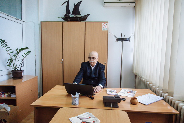 Mihailo Jokić u poslaničkoj kancelariji (foto: Đorđe Đoković)