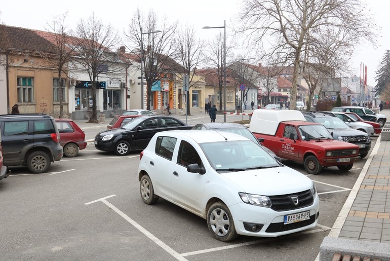 Parking Gradske uprave (foto: Đorđe Đoković)