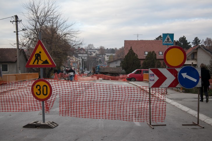 Radovi na toplovodu, zatvorena Sinđelićeva (novembar 2015.)
