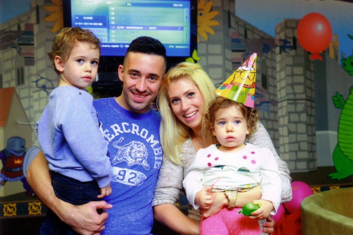 Nemanja sa porodicom