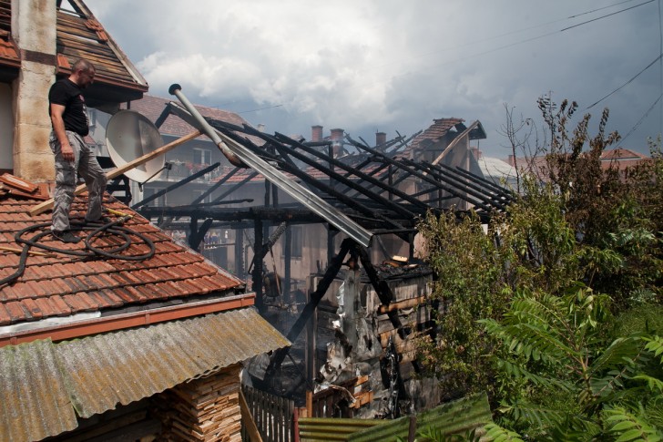 Posledice požara nakon udara groma