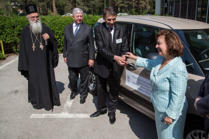 Princeza uručila ključeve direktoru bolnice