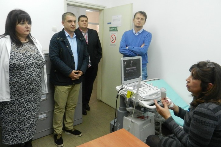Doktorke Nikolić i Rakić sa predstavnicima opštine i Upravnog odbora.