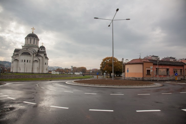 Kružni tok kod autobuske stanice