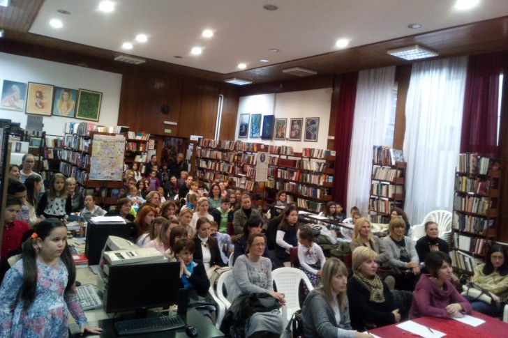 Smotra recitatora u biblioteci