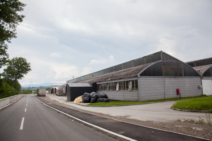 Asfaltirana saobraćajnica