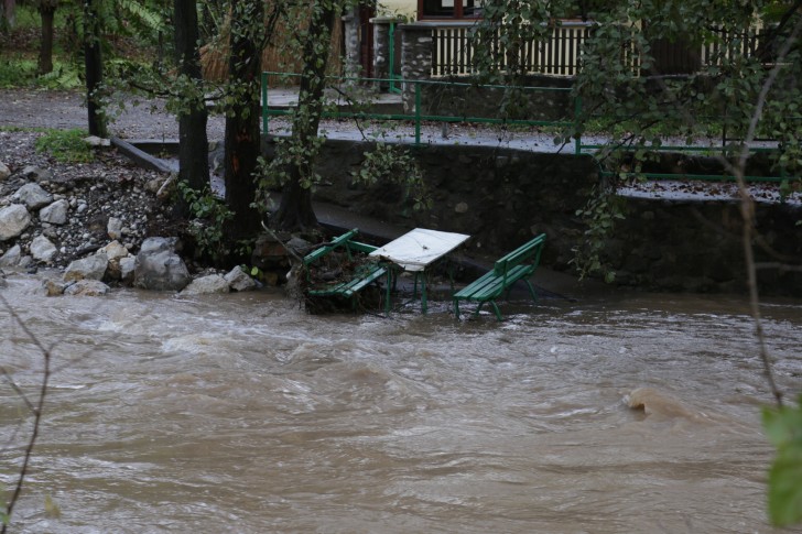 Nabujali Gradac