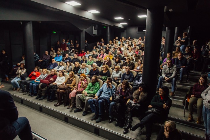 Projekcija filma Druga strana svega