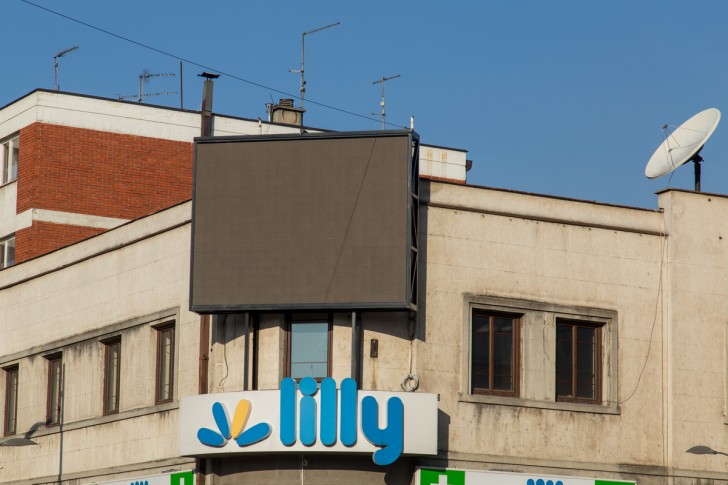 Led bilbord na Pašićevoj zgradi
