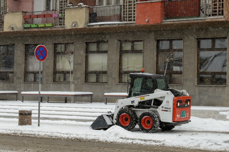 Čišćenje trotoara