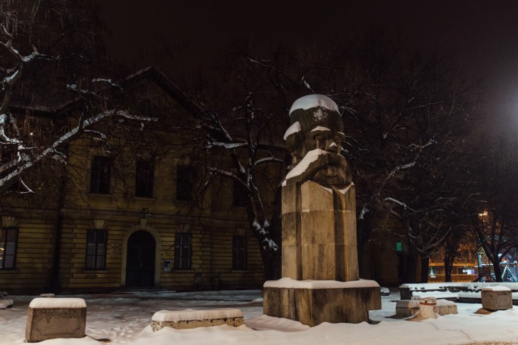 Spomenik Vuka Karadžića