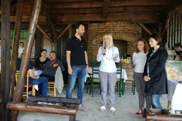 Predstavnici Rotari Valjevo sa učenicama Valjevske gimnazije
