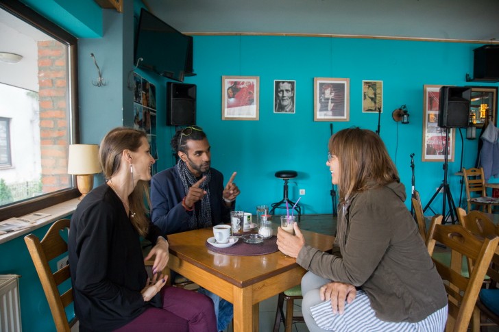 Sara, Sandip i Seka