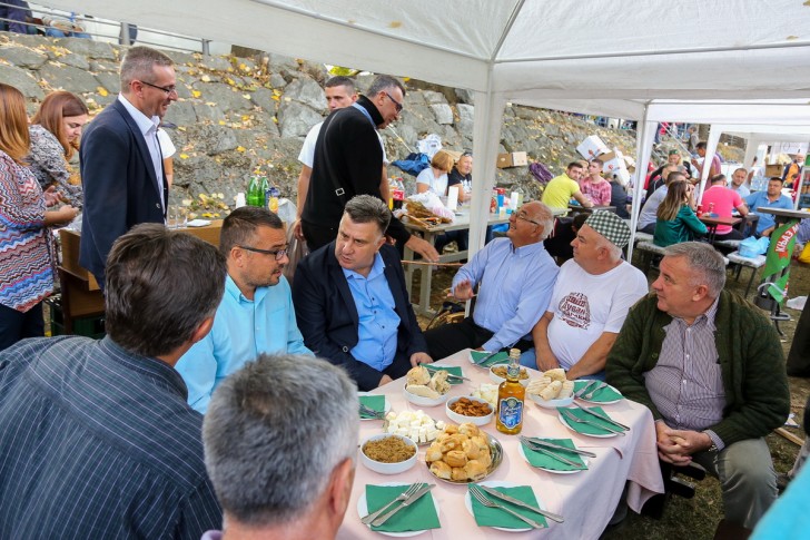 Ministar Branislav Nedimović i domaćini