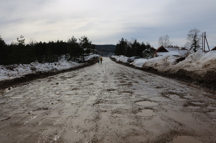 Rupe na putu za ski stazu Crni vrh