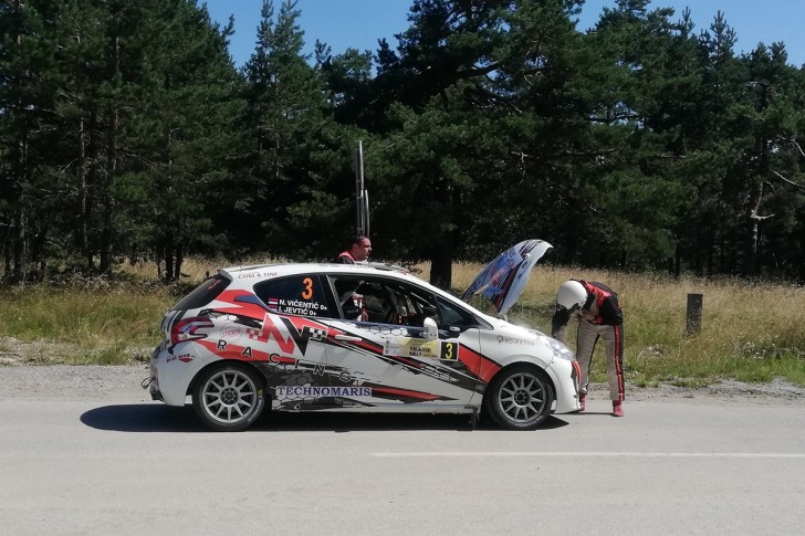 Kvar na automobilu Vićentić-Jevtić