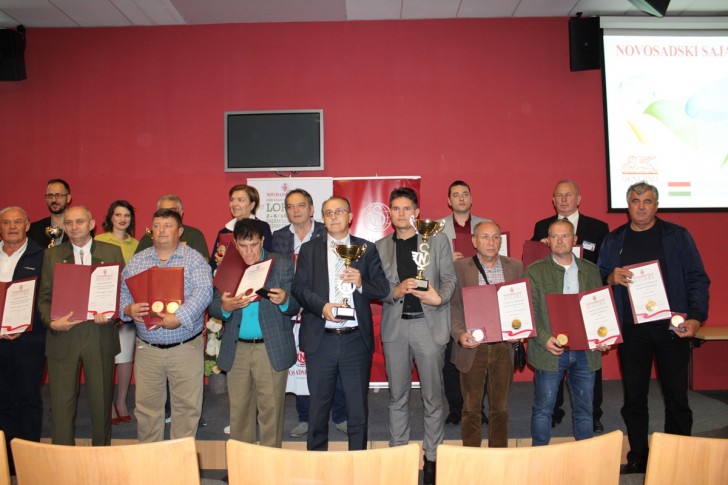 Pobednički pehar i medalje za Krušik