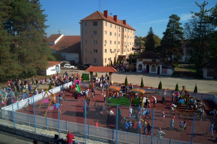 Dečje igralište u Ljigu