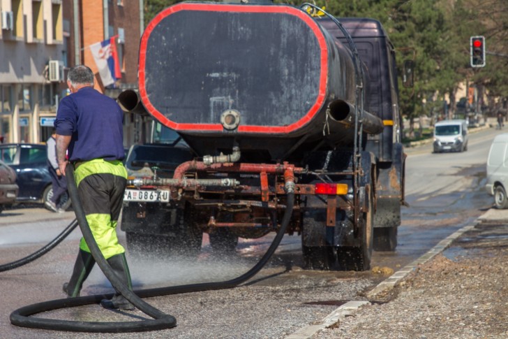 Pranje ulica u Mionici