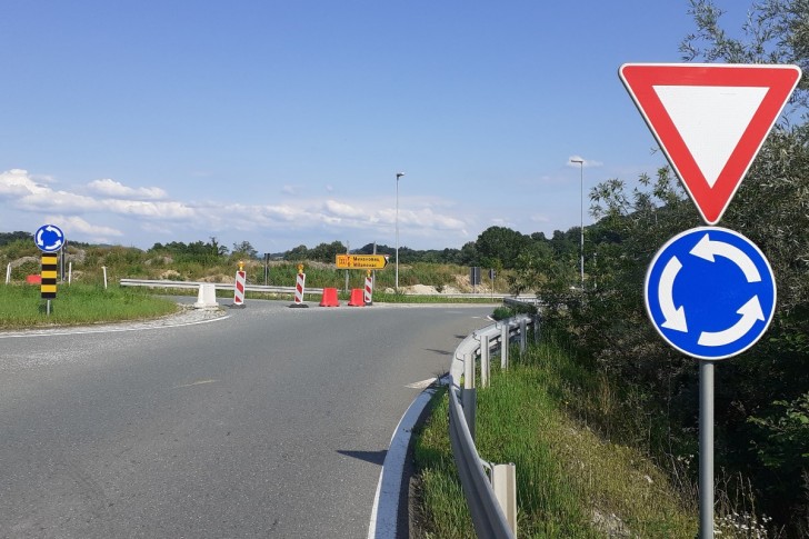 Kružni tok u selu Dići