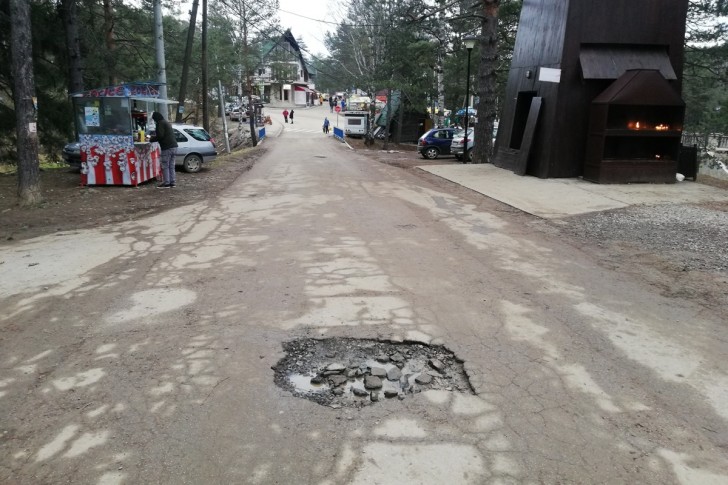 Ulica u centru Divčibara