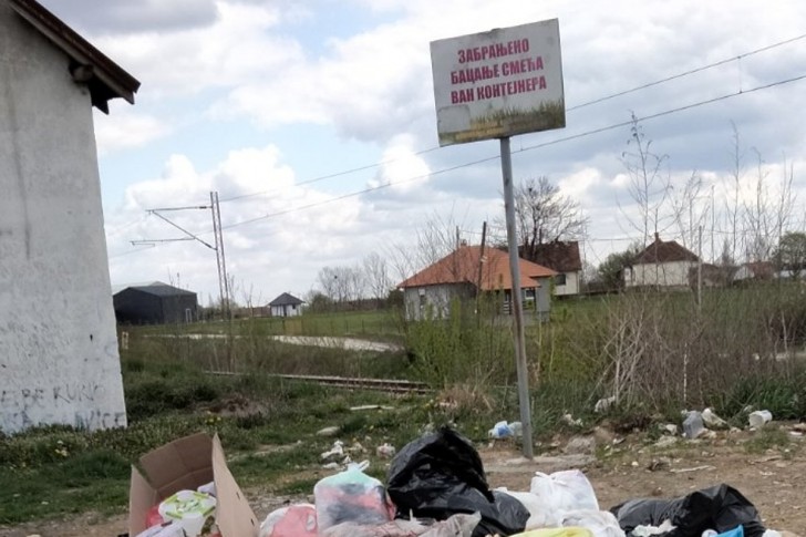 Divlja deponija u Iverku