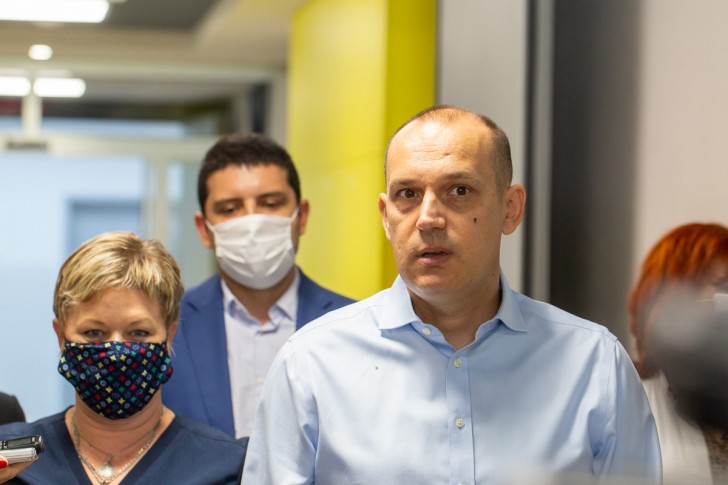 Lončar u društvu dr Antić i Gojkovića
