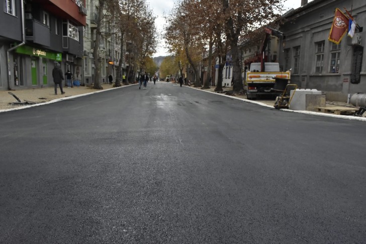 Asfaltiranje Ulice Vuka Karadžića - prvi deo (Lepa reč Valjeva) 