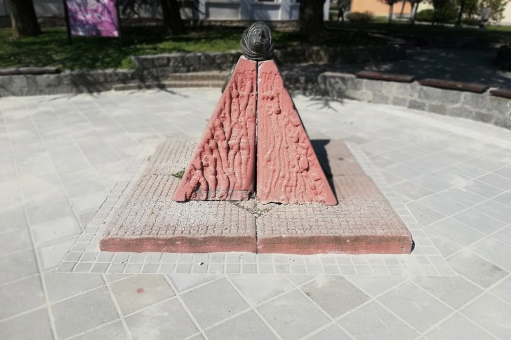 Spomen obeležje Seča knezova