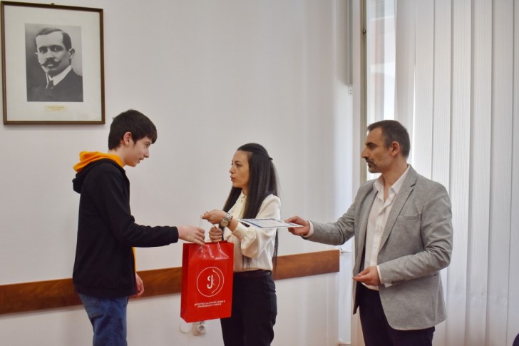 Uručenje nagrade Bogdanu Petroviću