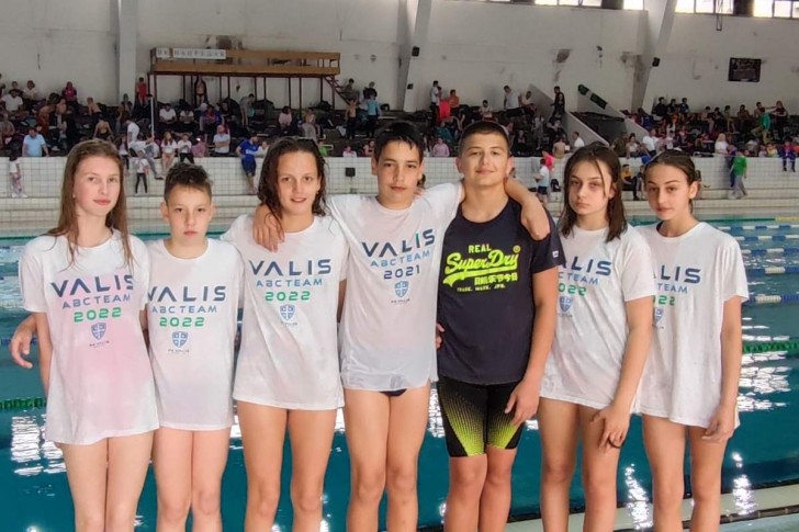 Plivači Valisa