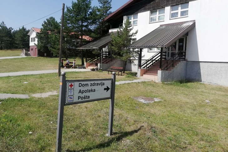 Ima apoteka na Divčibarama, ali samo na info tabli
