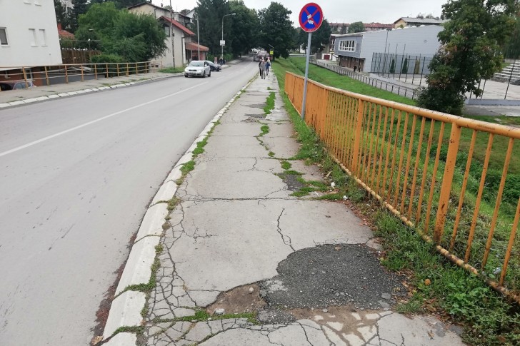 Trotoar u Pasterovoj ulici