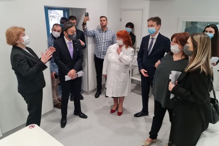 Gosti i domaćini u obilasku Doma zdravlja