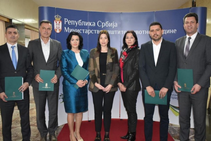 Ministarka i potpisnici ugovora