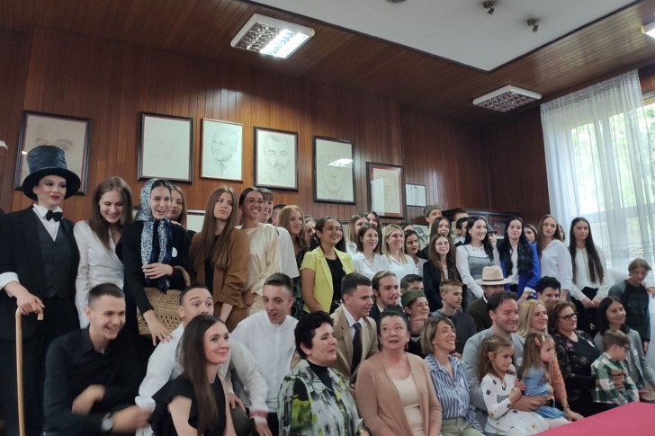 Grupni portret sa profesorima