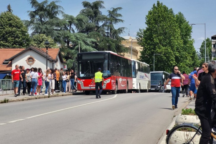 Gosti stigli autobusima