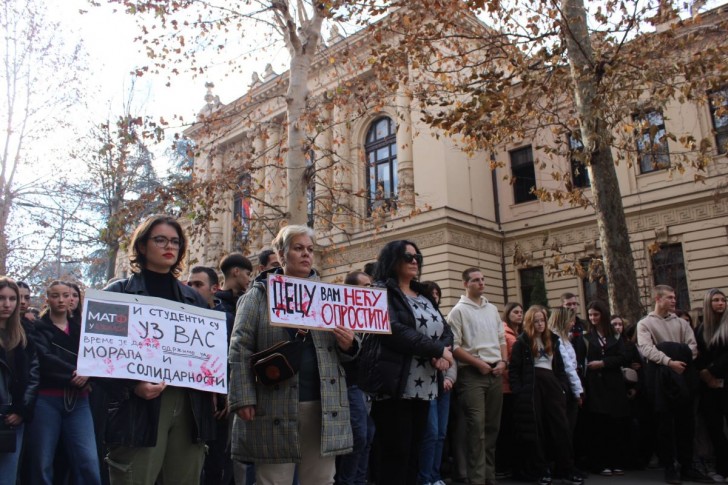 Protest ispred Gimnazije