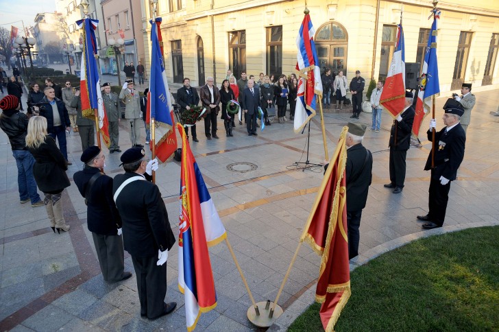 Gosti i domaćini ispred spomenika vojvode Mišića