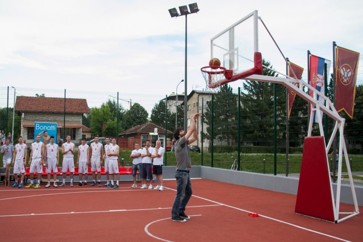 Teodosićev šut za otvaranje