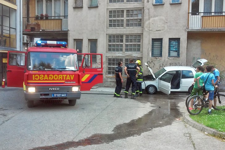 Požar na automobilu