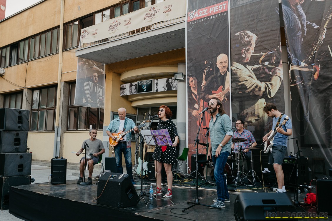 Pilot blues band