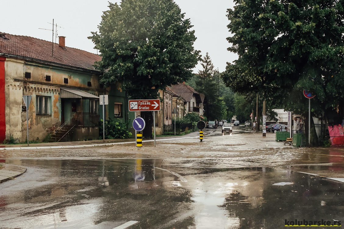 Skretanje za Gradac