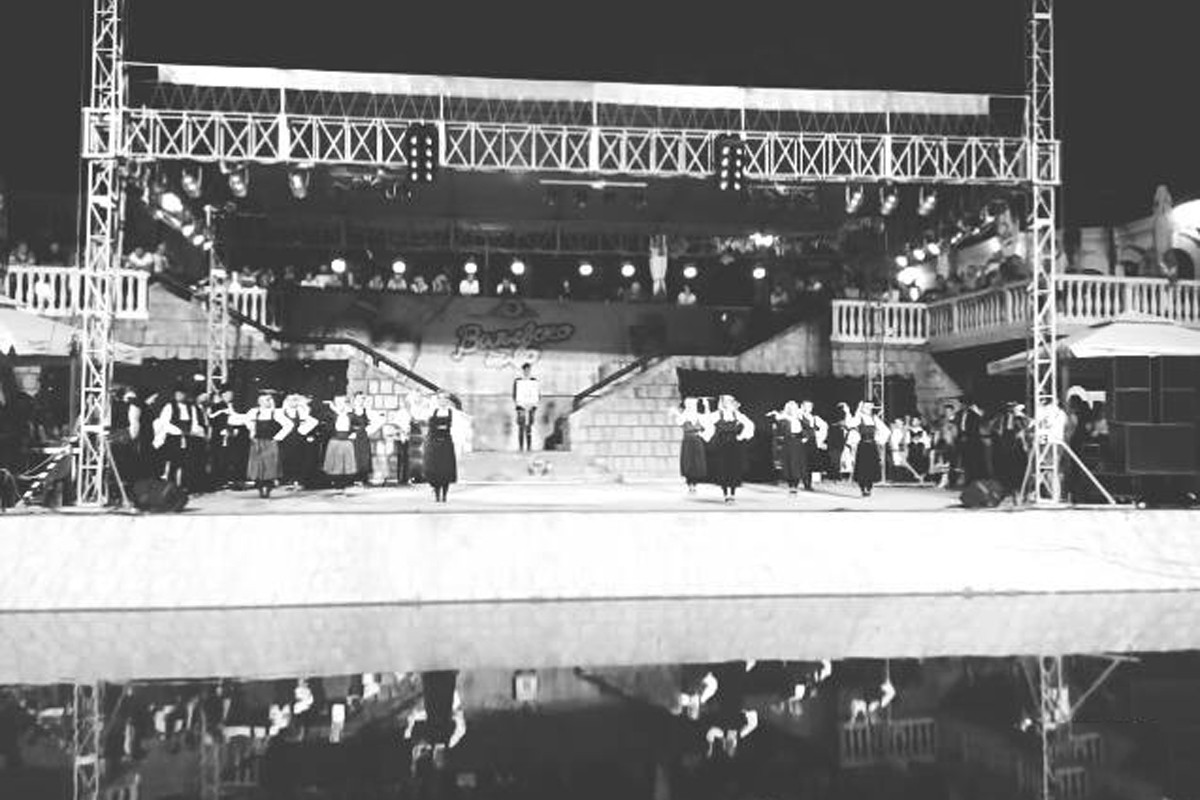 Stage