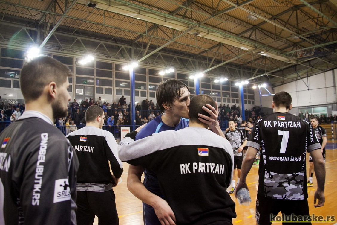 Pozdrav igrača Metaloplastike i Partizana nakon utakmice